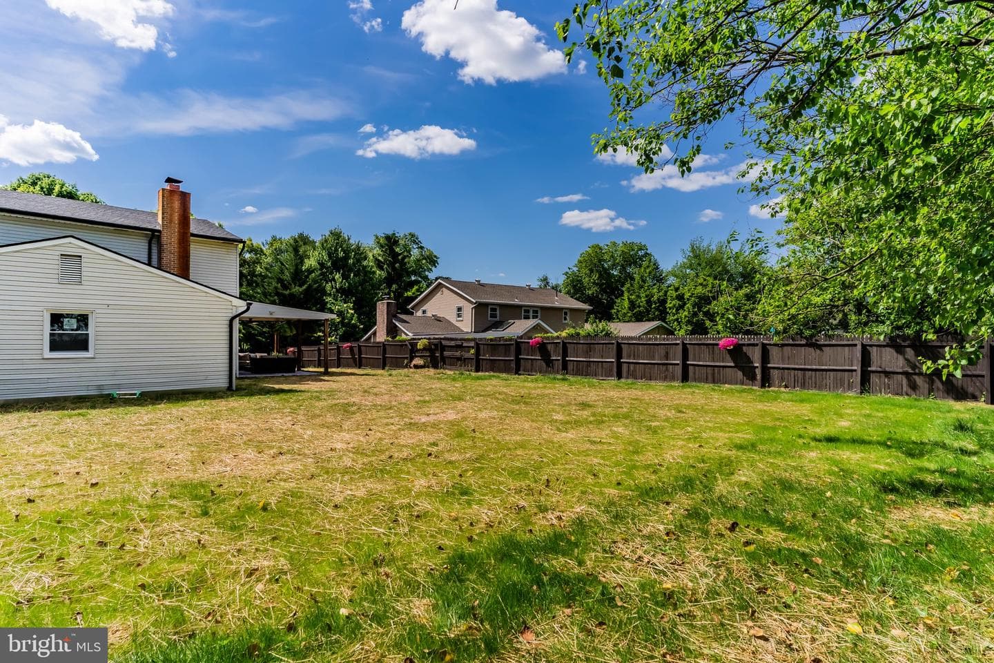 2111 Sycamore Drive photo 6