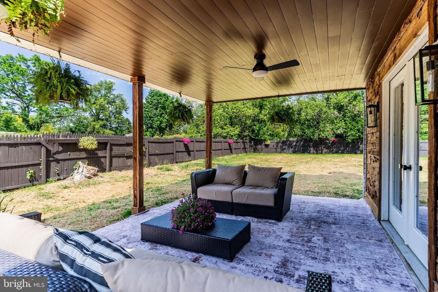 2111 Sycamore Drive photo 7