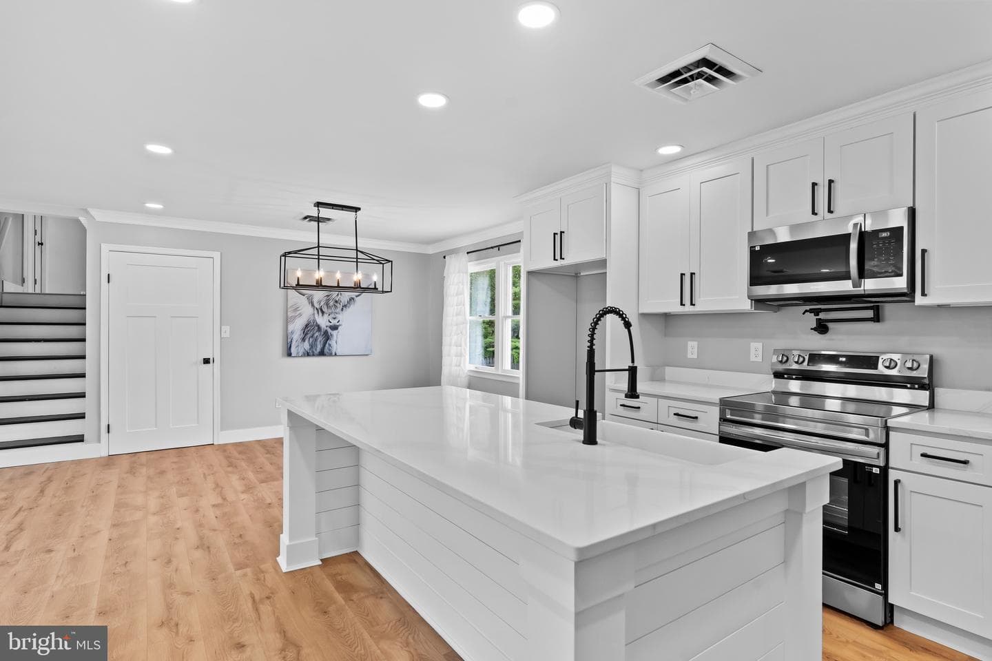 2111 Sycamore Drive photo 8