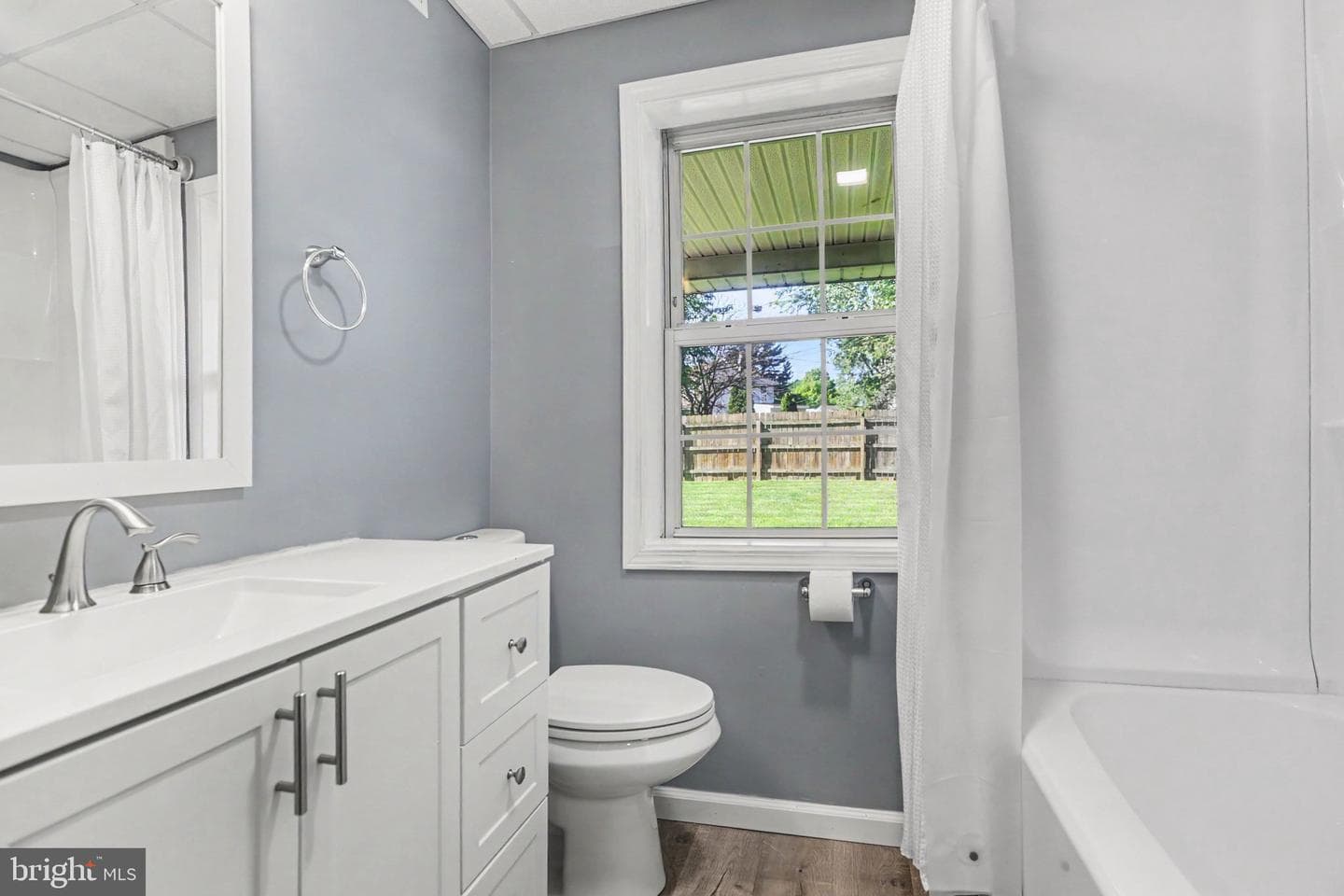 214 N Railroad Street photo 17