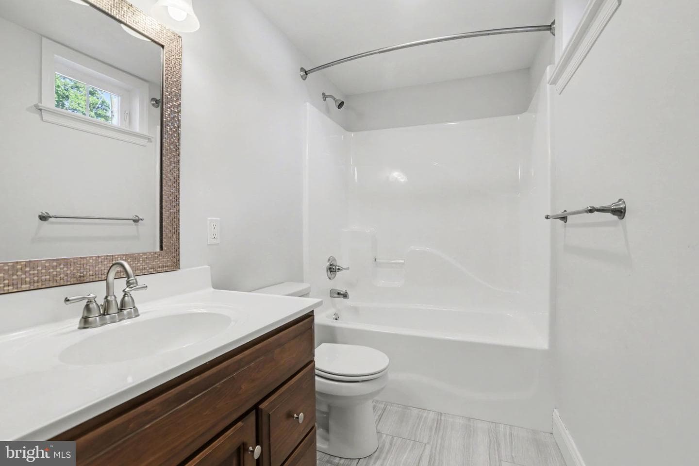 214 N Railroad Street photo 22