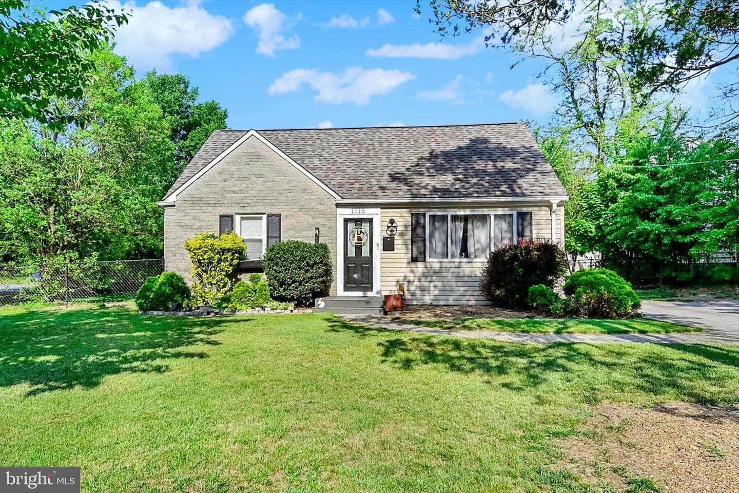 1716 Glenside Drive
