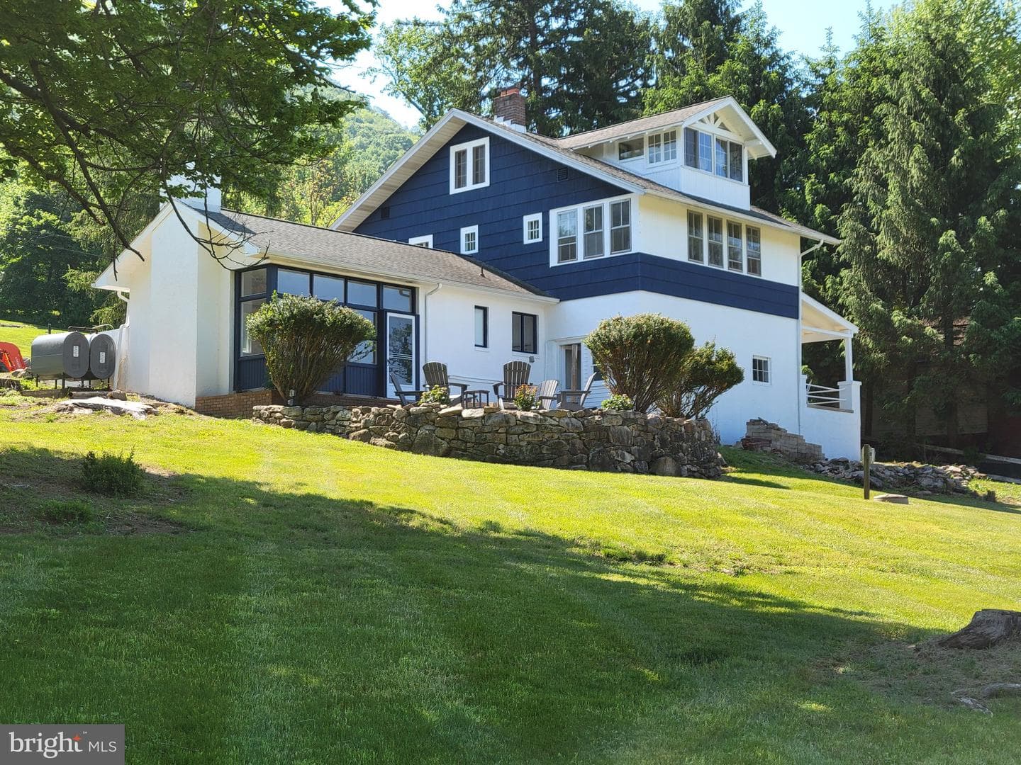 15 Hillside Road photo 1