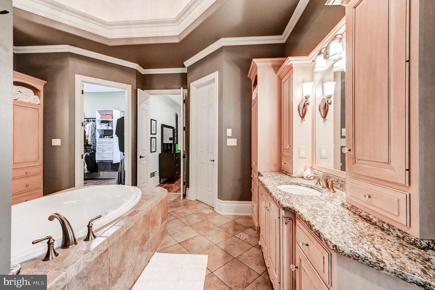 2411 Kensington Way photo 30
