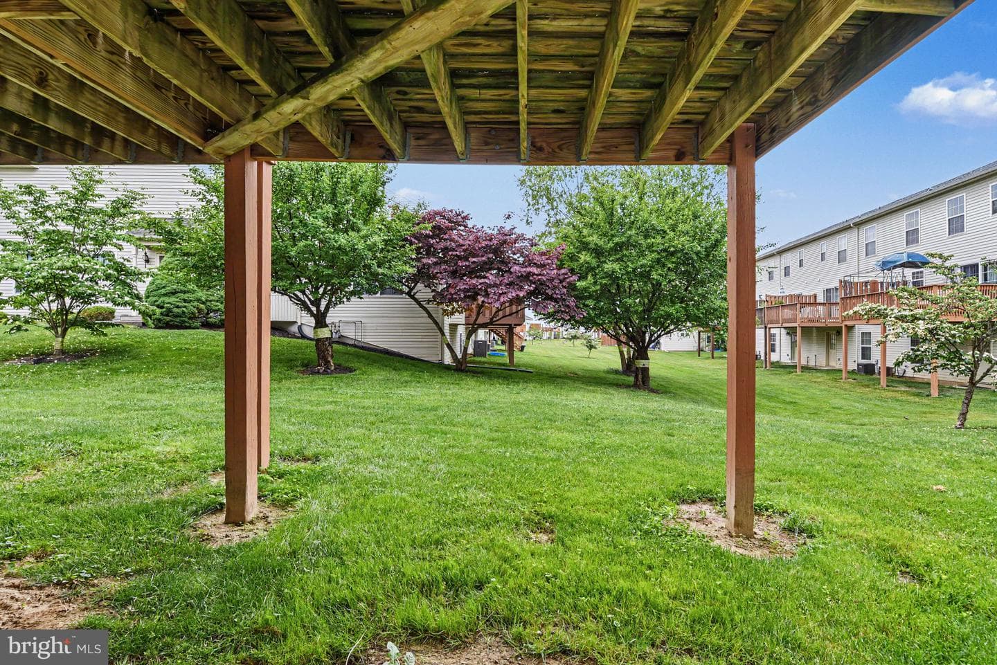 158 Mapleton Boulevard photo 25