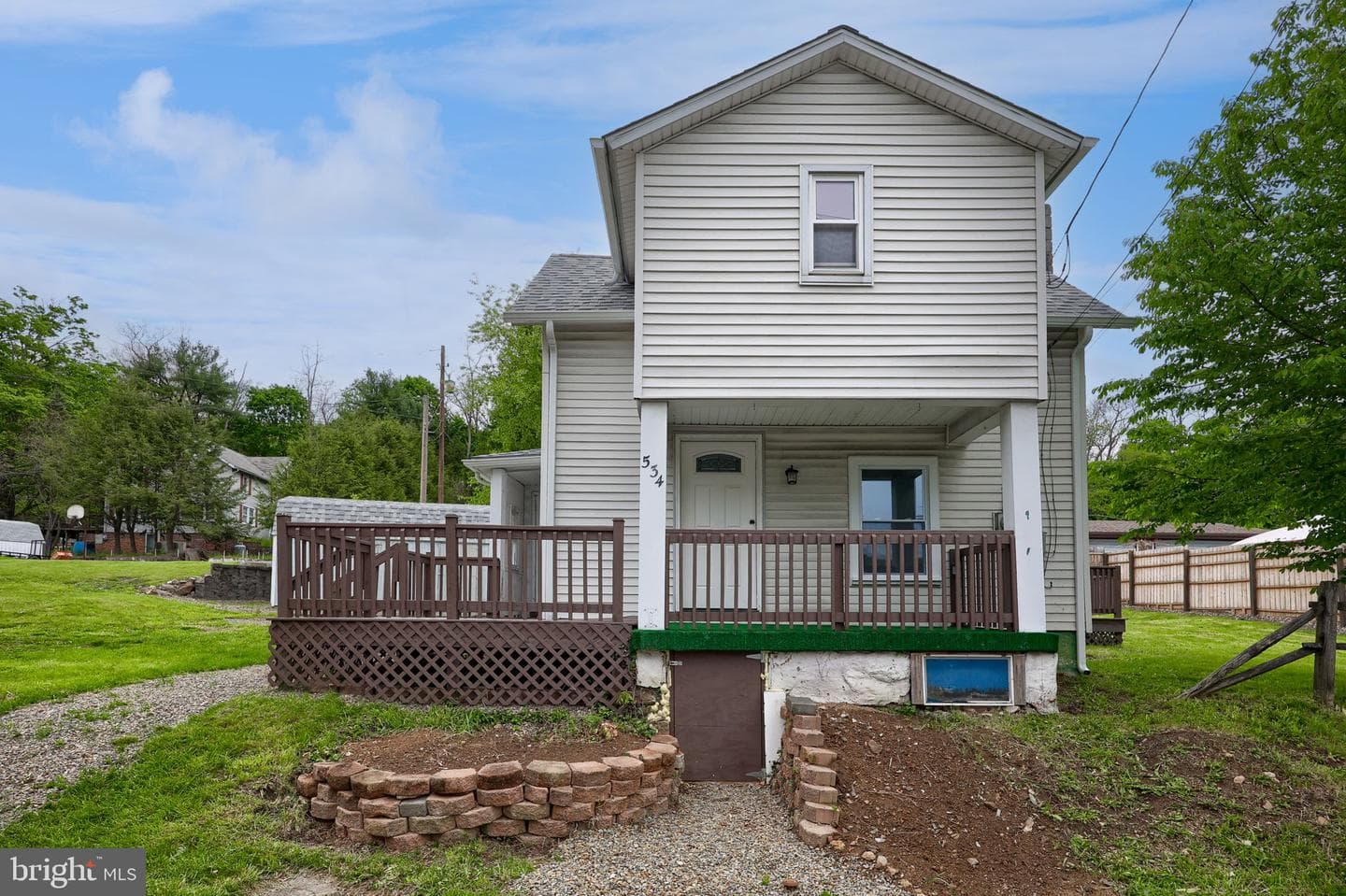 534 Pottsville Street photo 1