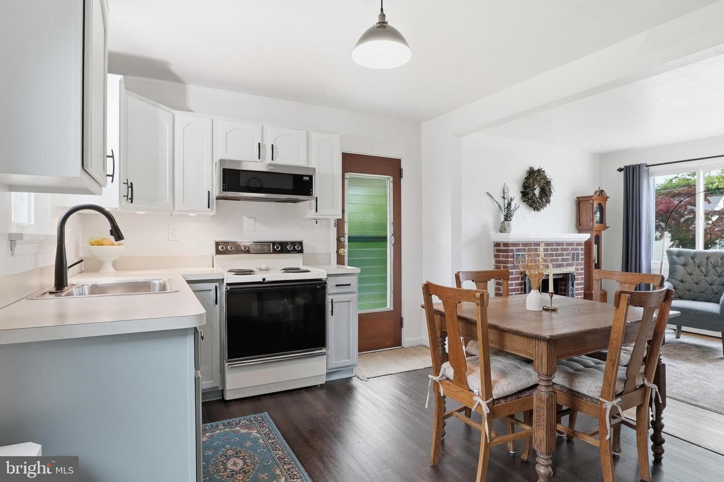 5208 Locust Lane photo 9
