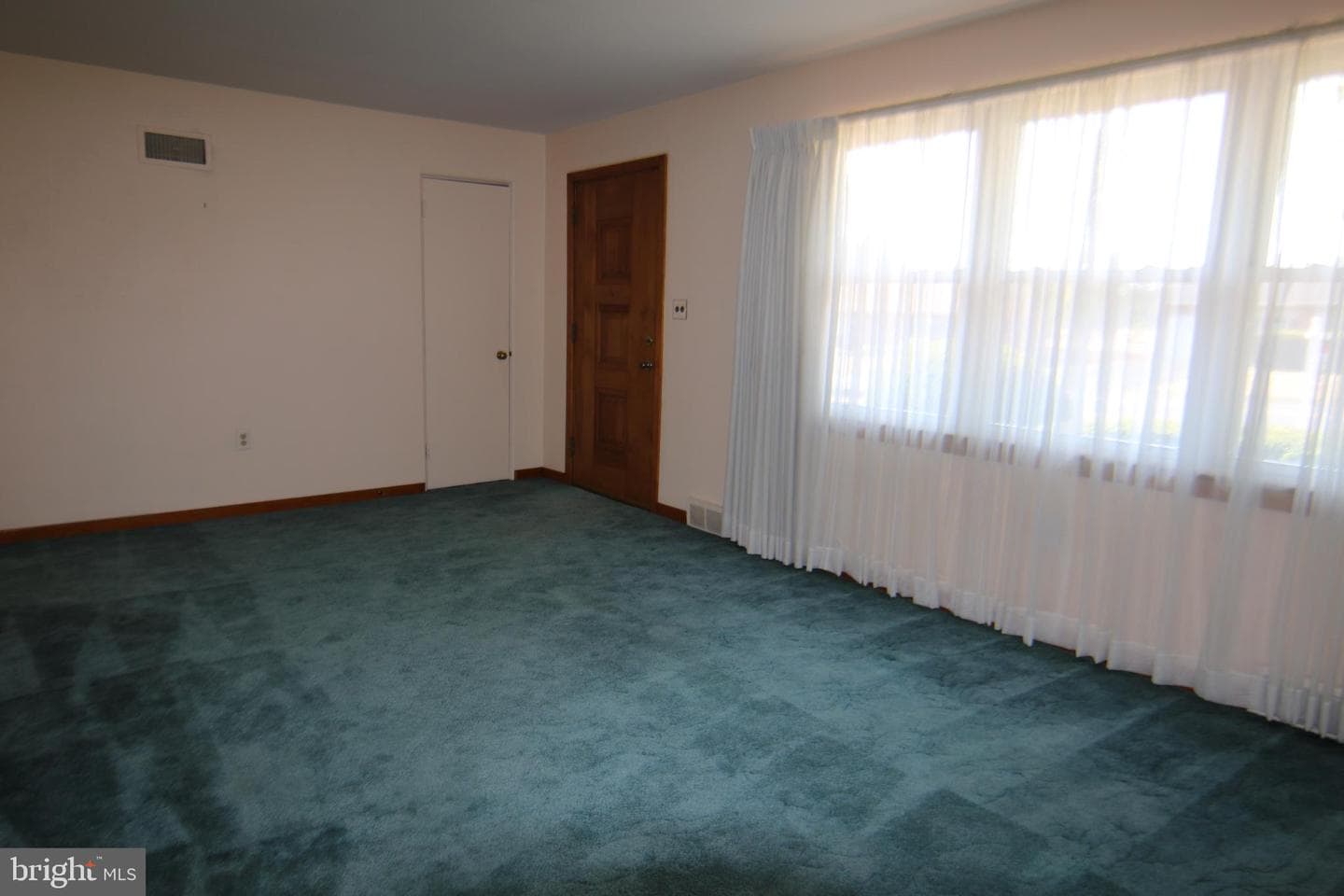 109 Carolyn Street photo 15