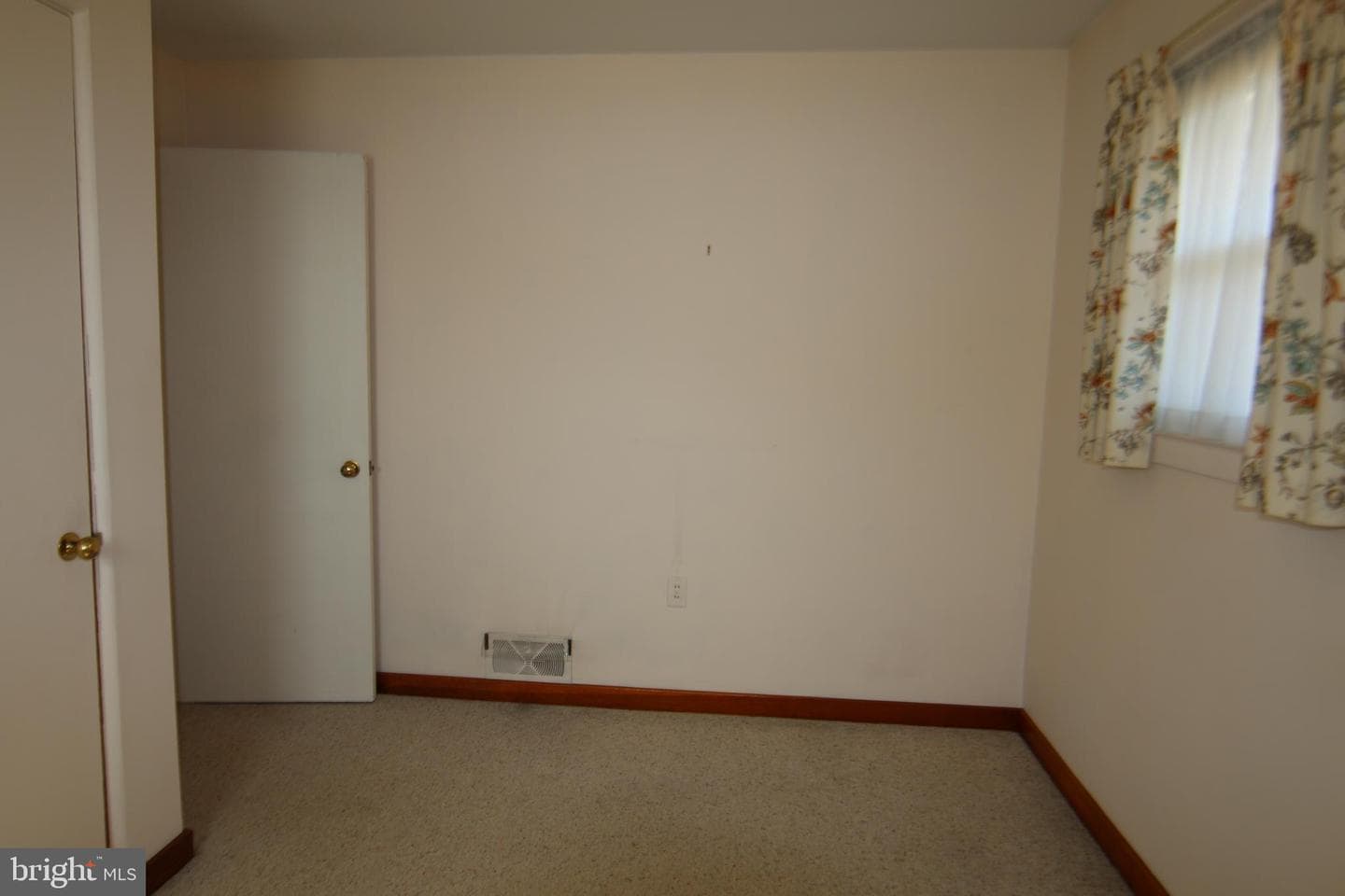 109 Carolyn Street photo 18