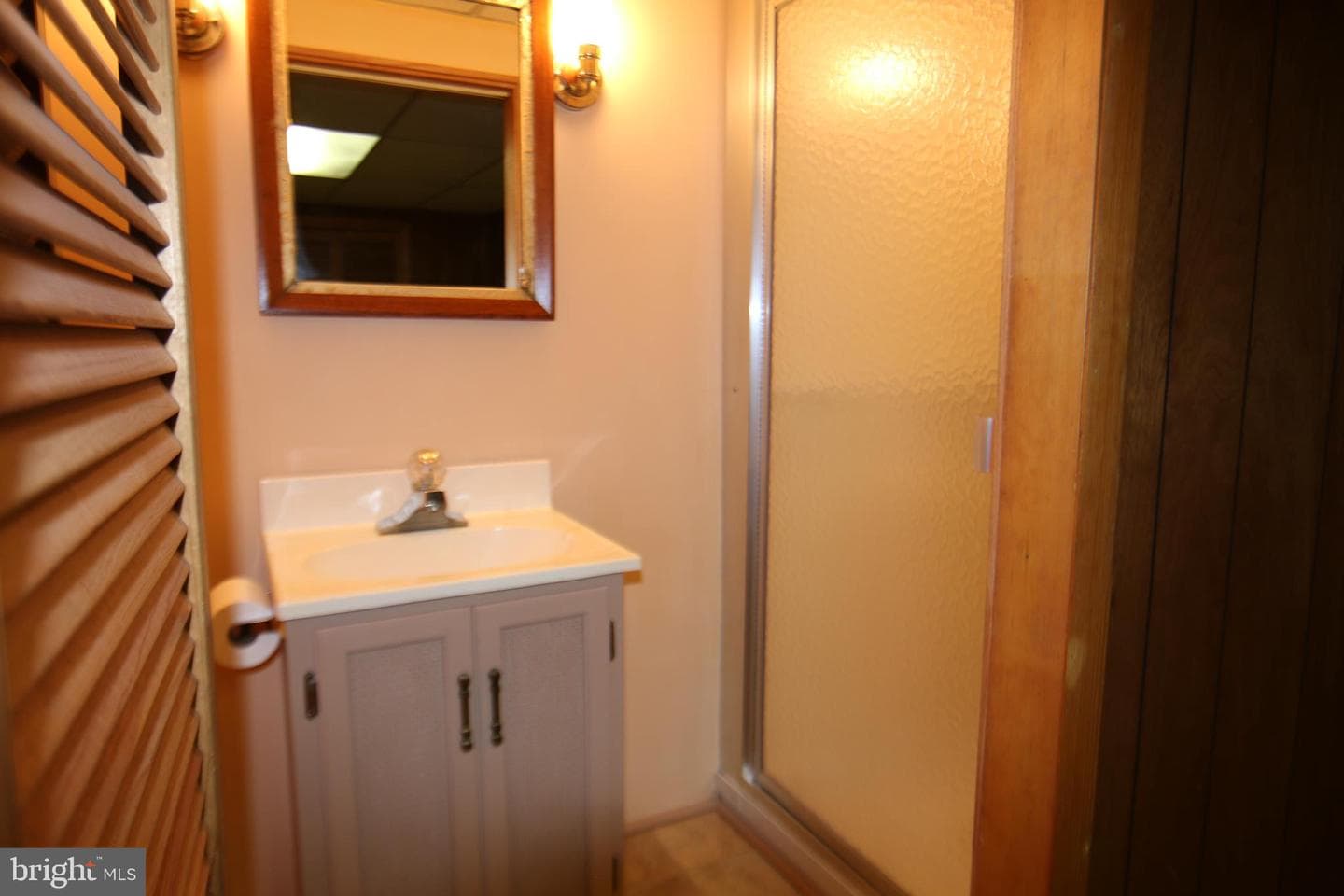109 Carolyn Street photo 25