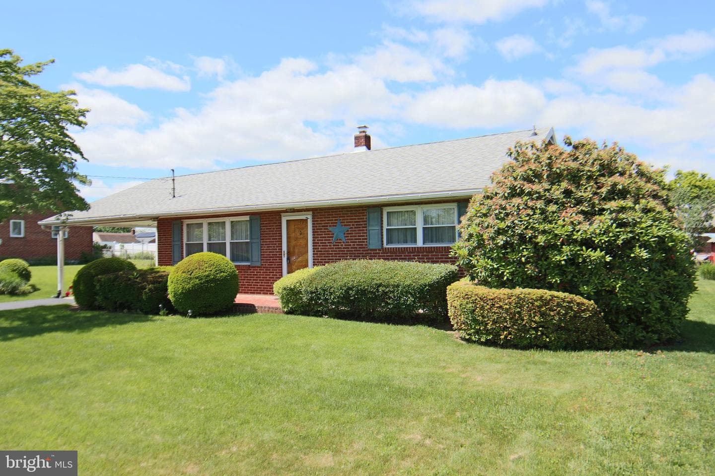 109 Carolyn Street photo 4