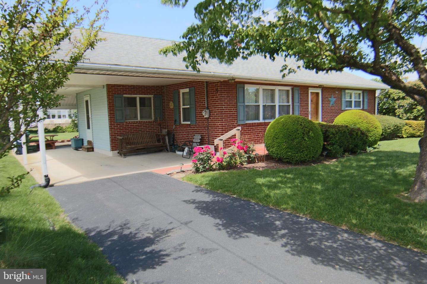 109 Carolyn Street photo 8