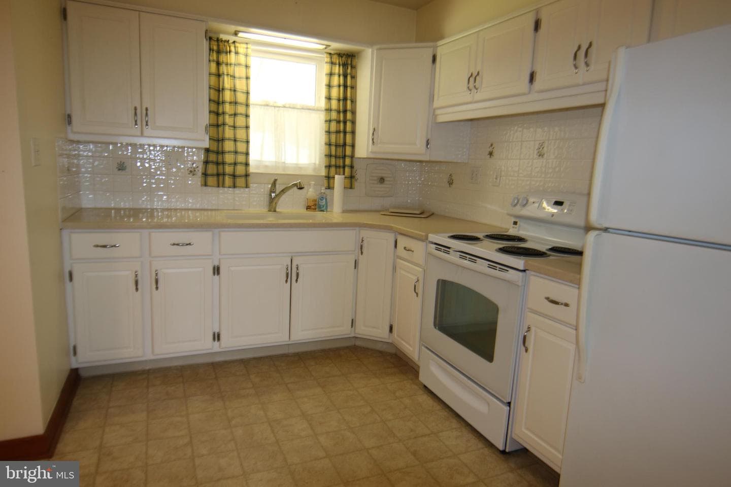 109 Carolyn Street photo 9