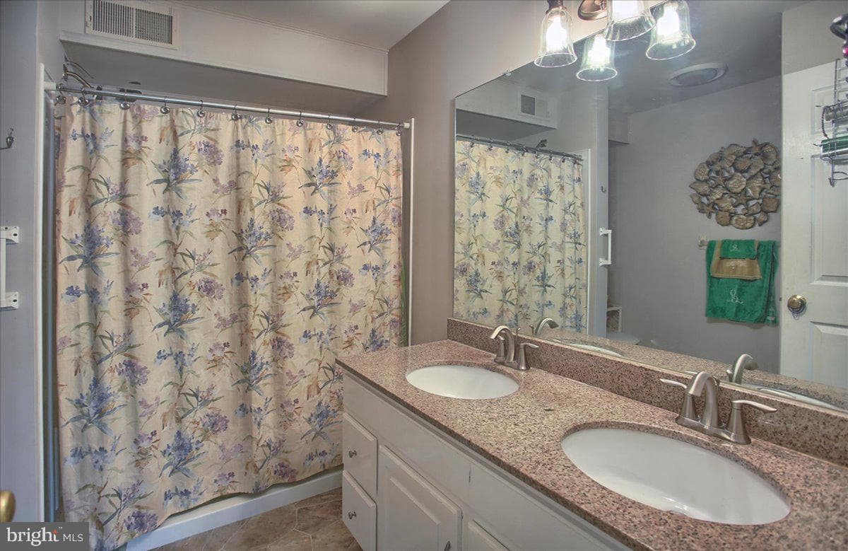 563 Roslaire Drive photo 14