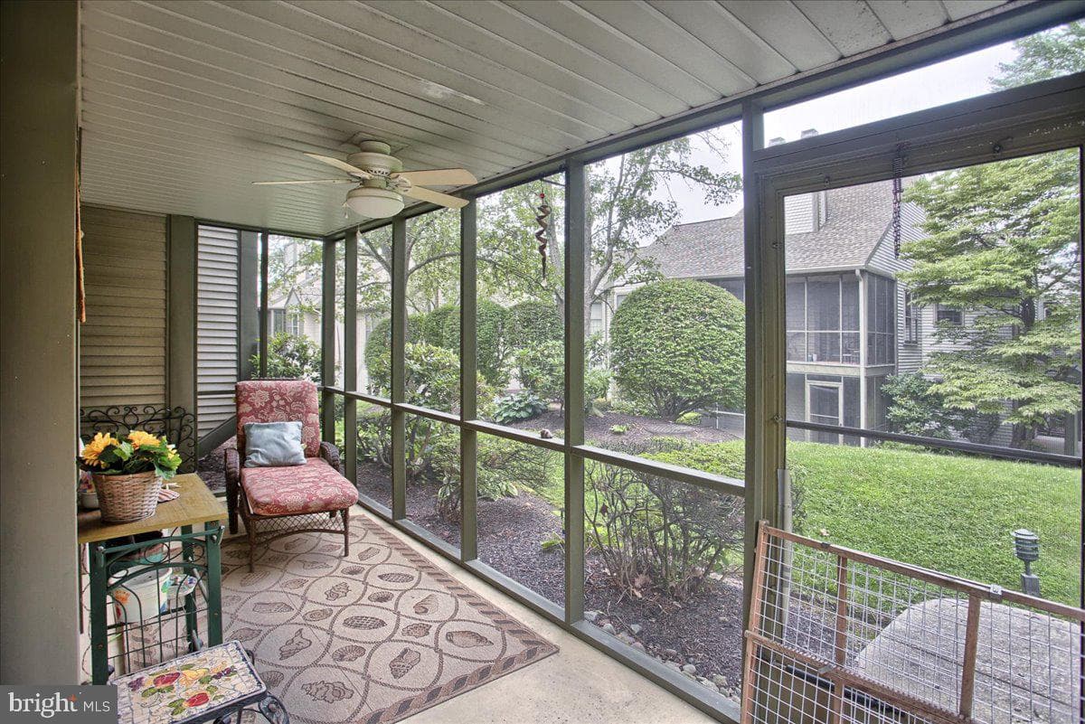 563 Roslaire Drive photo 20