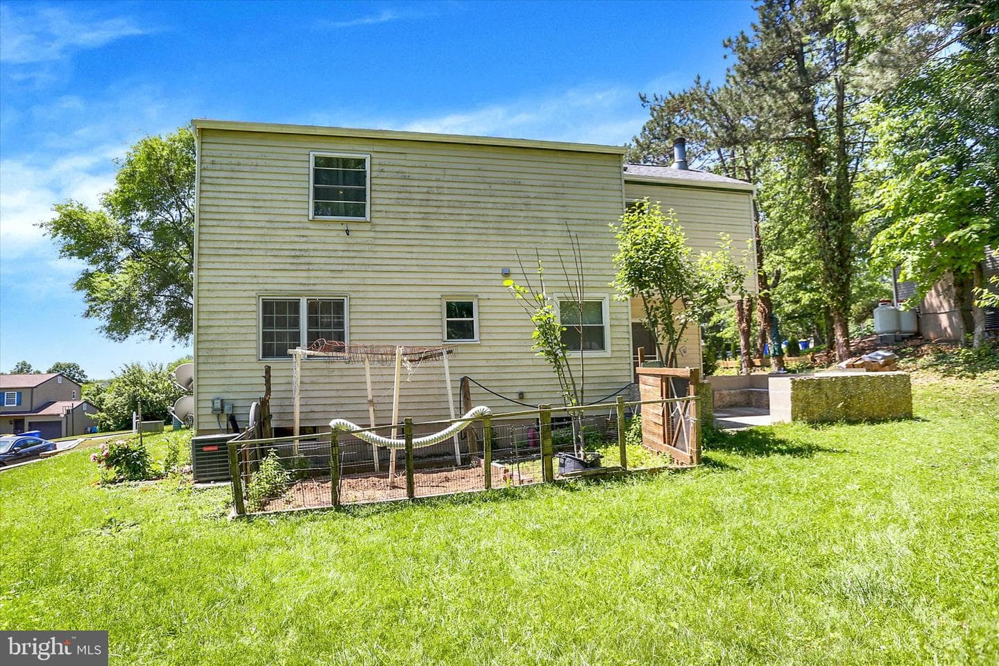 552 Oriole Court photo 30