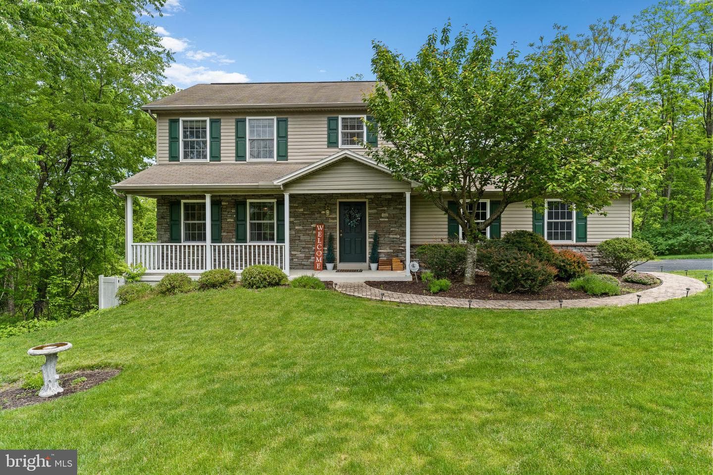1459 Colonial Road photo 1