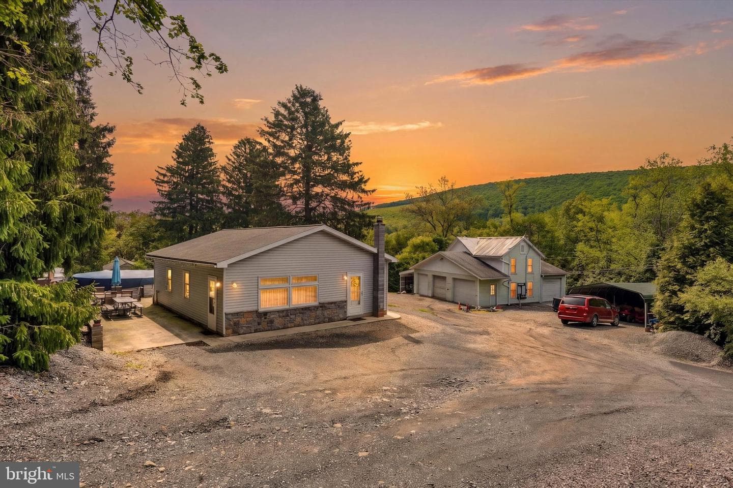 239 Hill Street photo 37