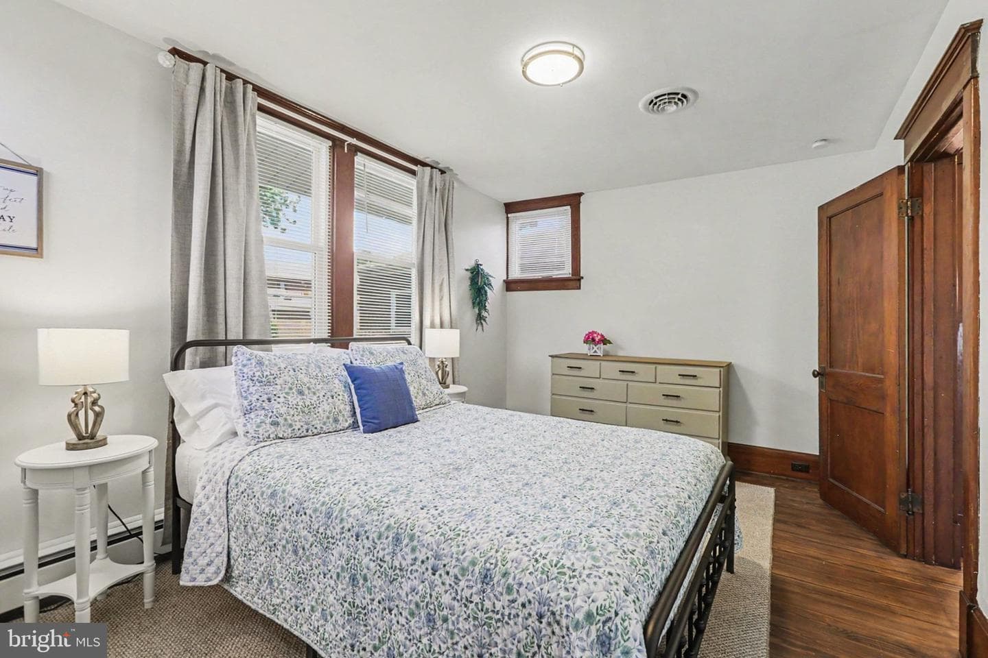 163 E Derry Road photo 12