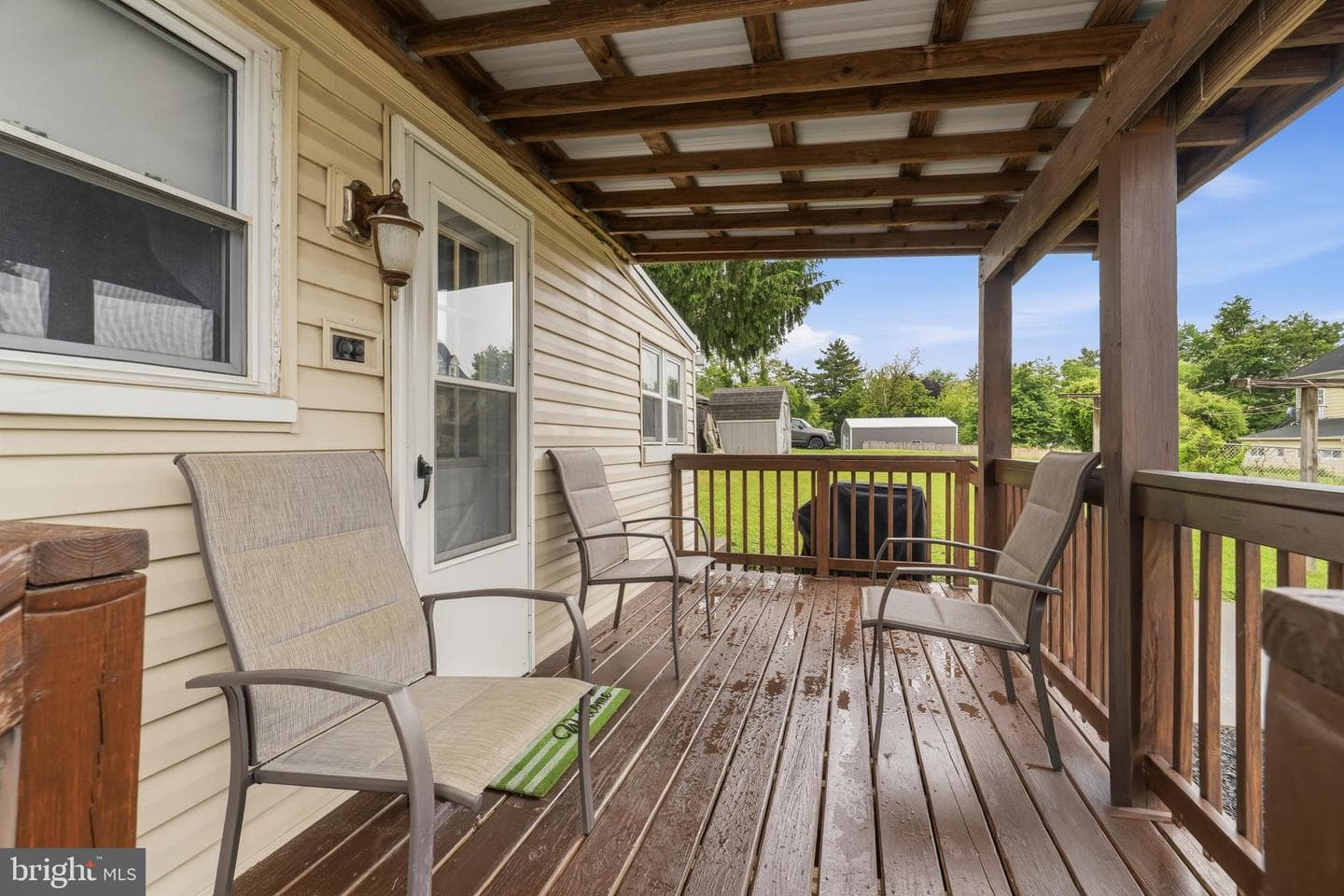 412 Apple Avenue photo 3