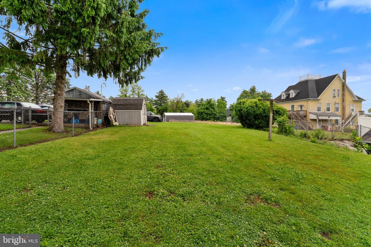 412 Apple Avenue photo 8