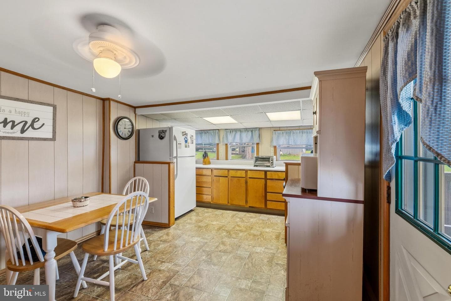 412 Apple Avenue photo 9