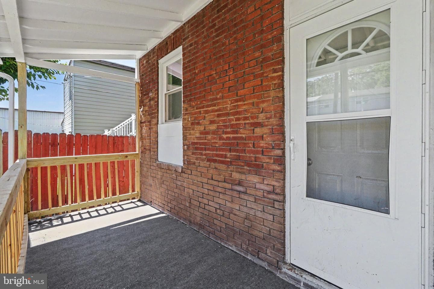 547 S Front Street photo 22