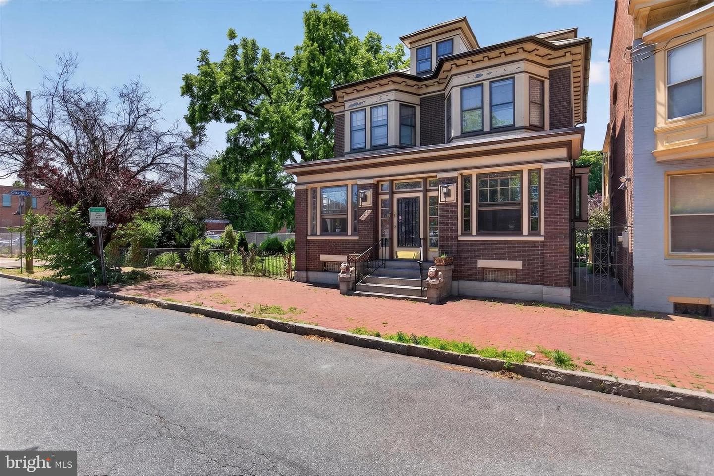 1222 Green Street photo 3