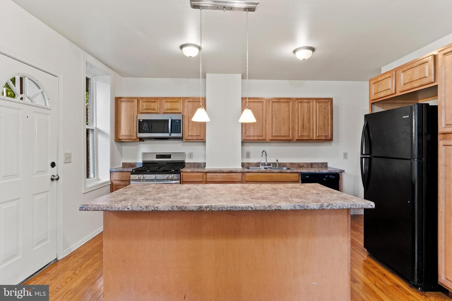 2213 Penn Street photo 8