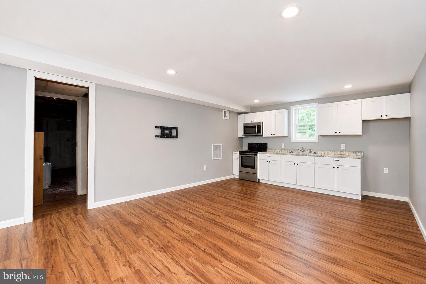 1425 Harding Avenue photo 20