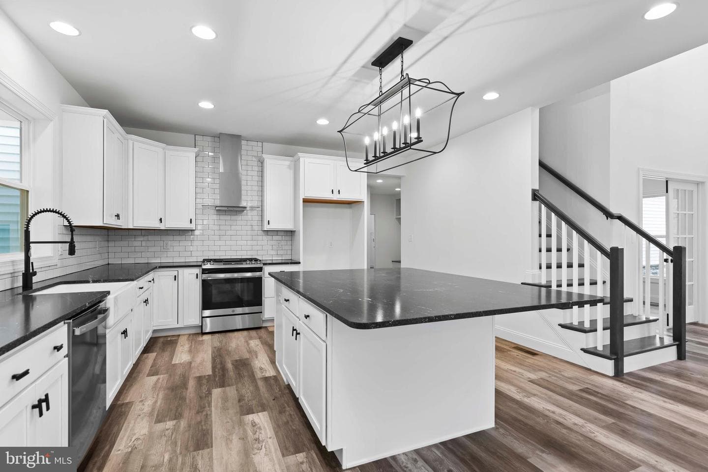 109 Elena Drive photo 9