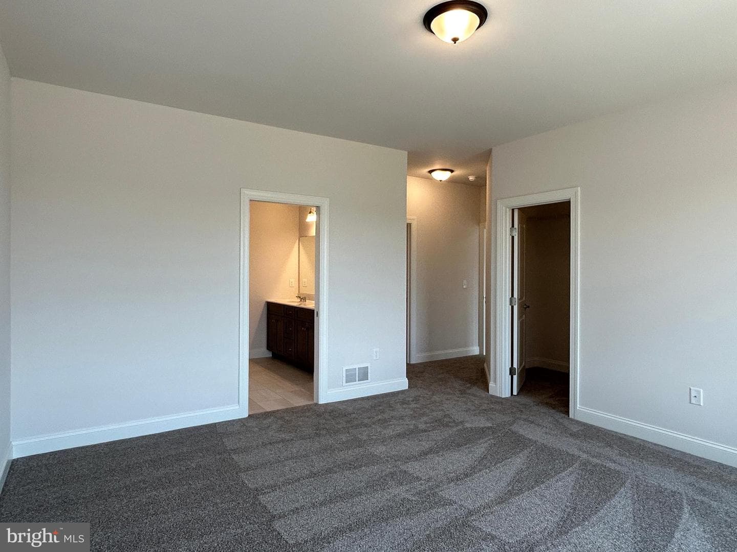 114 Foxglove Drive photo 32