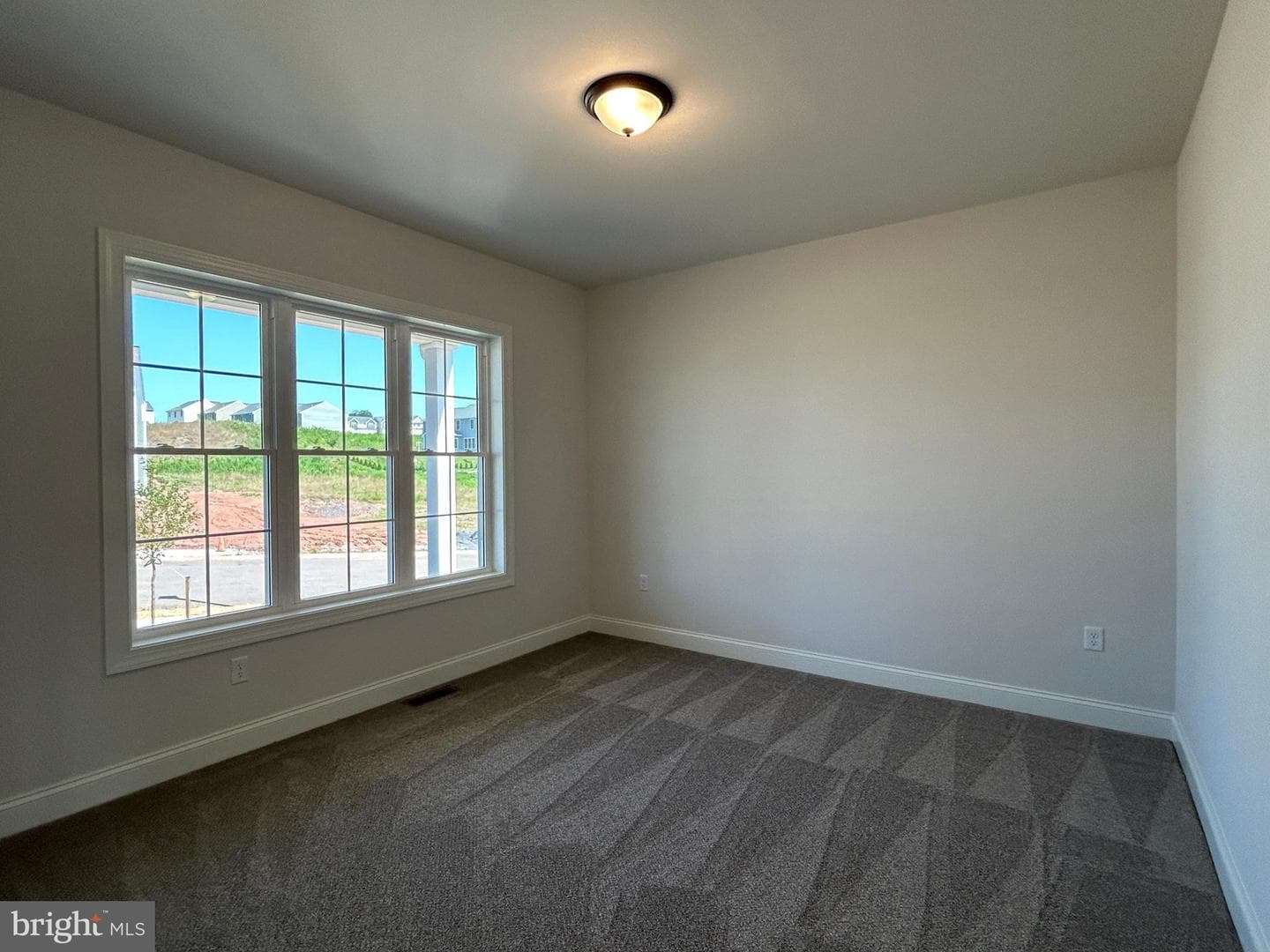 114 Foxglove Drive photo 9