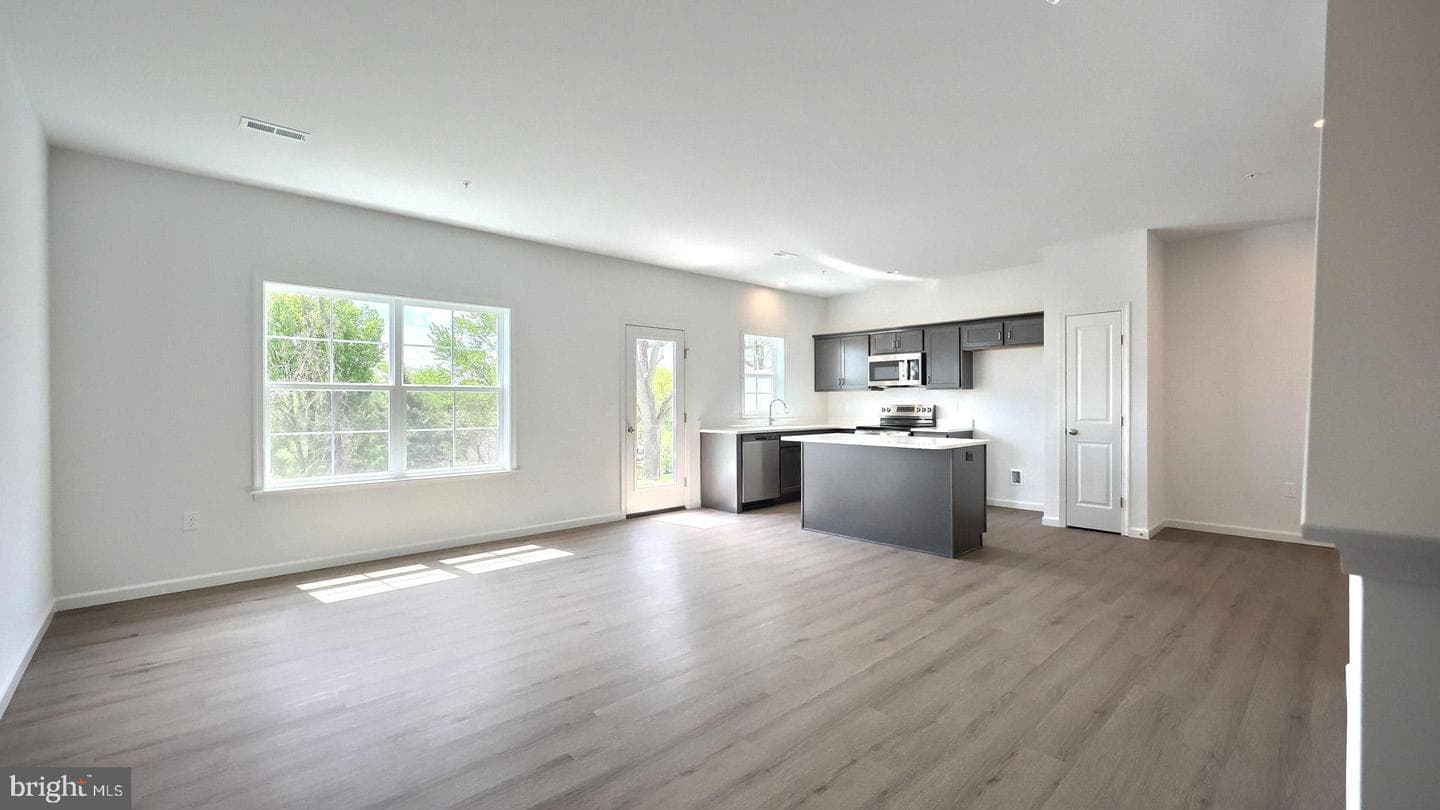 7849 Oak Brook Drive photo 16