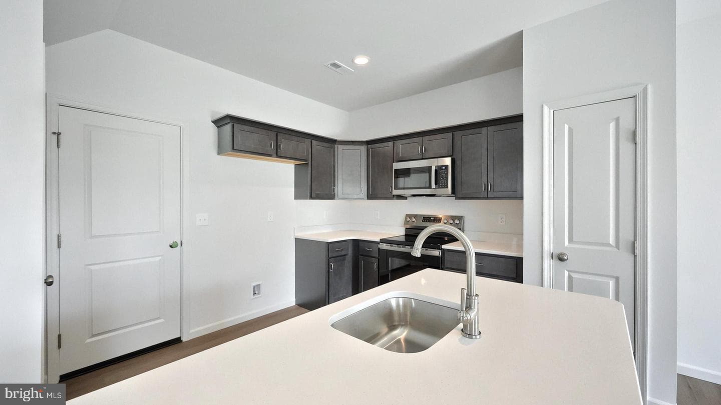 7847 Oak Brook Drive photo 15