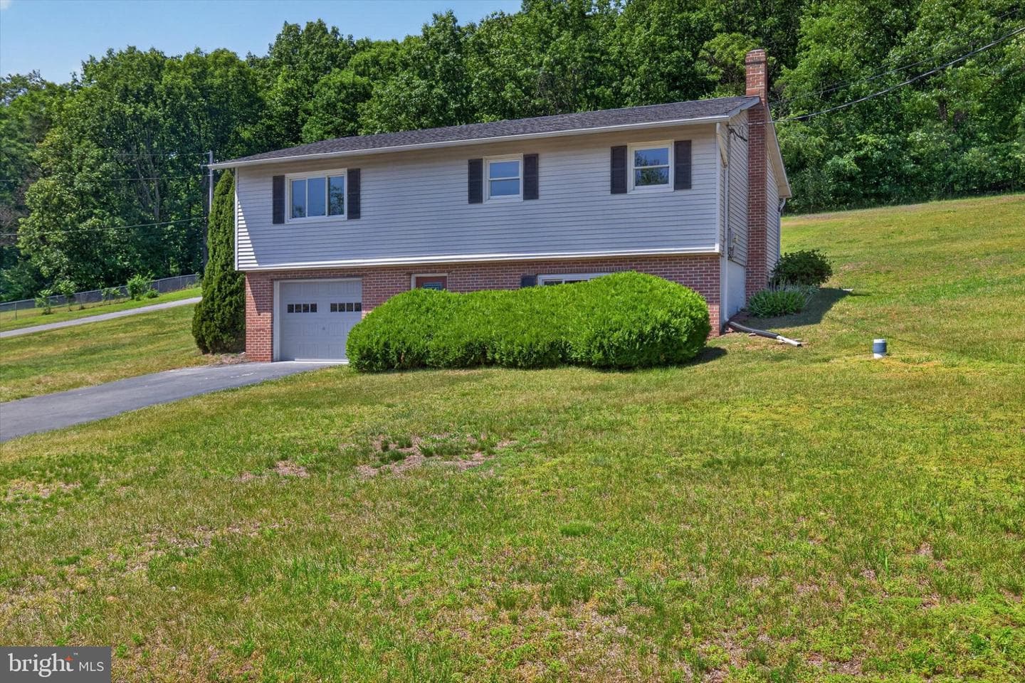 240 Harman Road photo 2