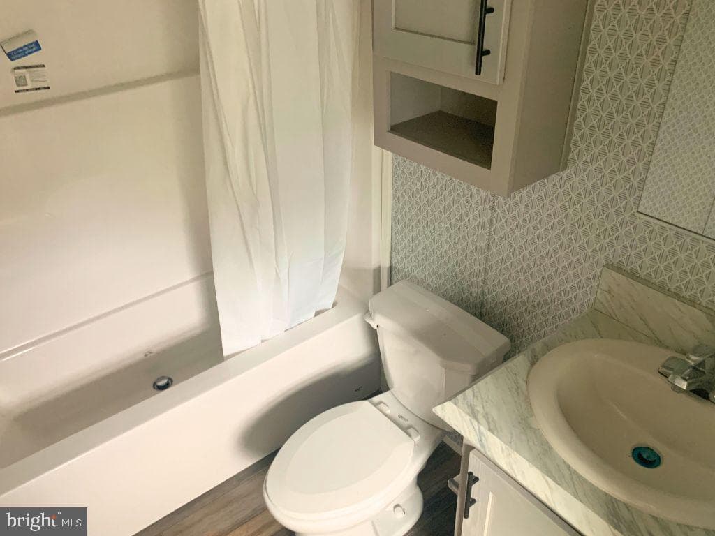 84 Erle Avenue photo 10