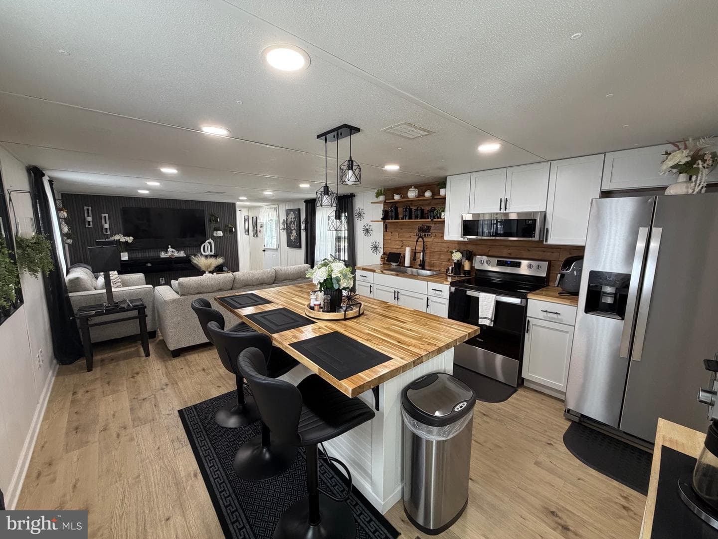 46 Rose Avenue photo 10