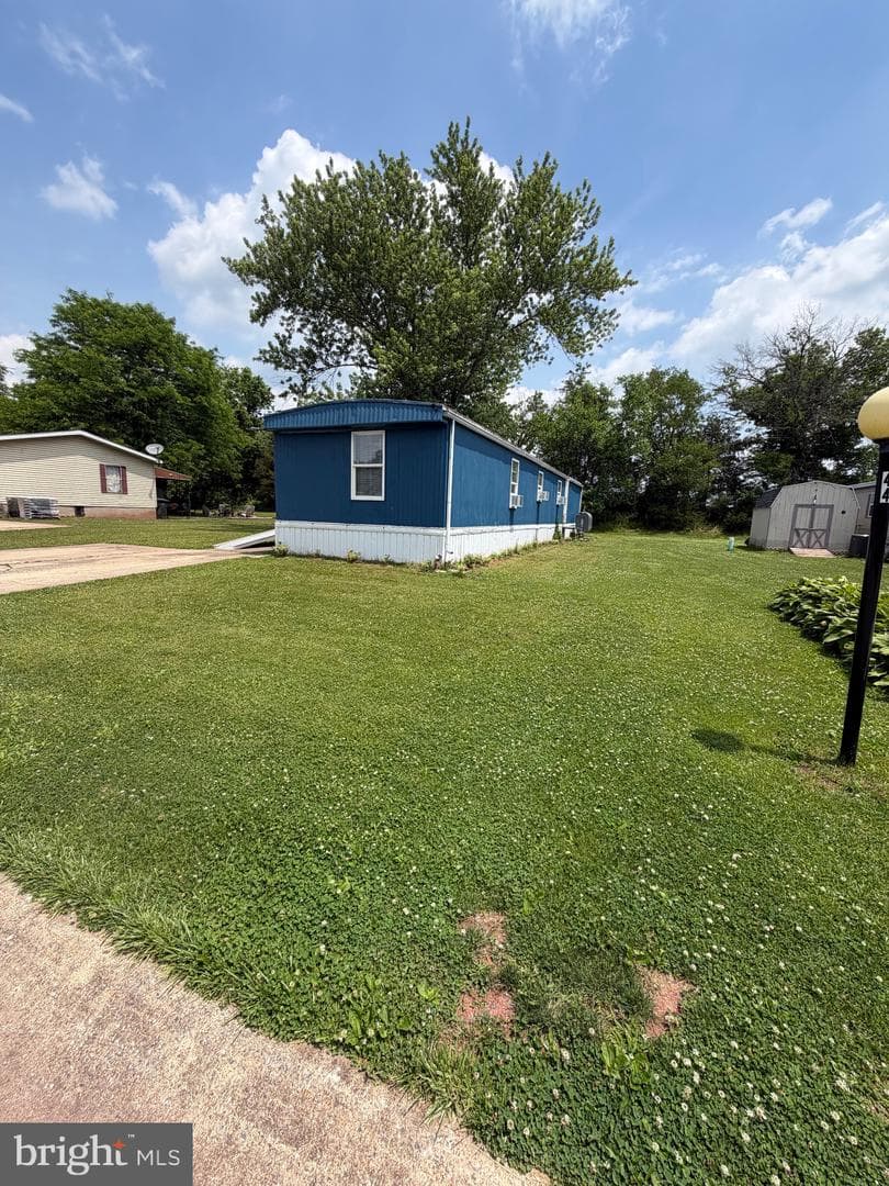 46 Rose Avenue photo 4