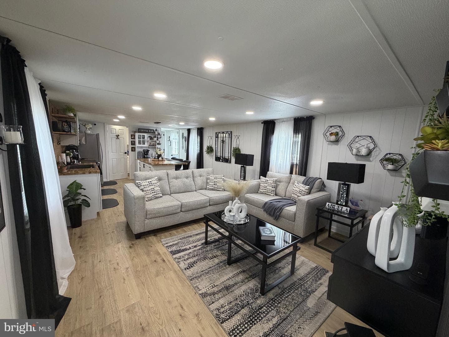 46 Rose Avenue photo 9