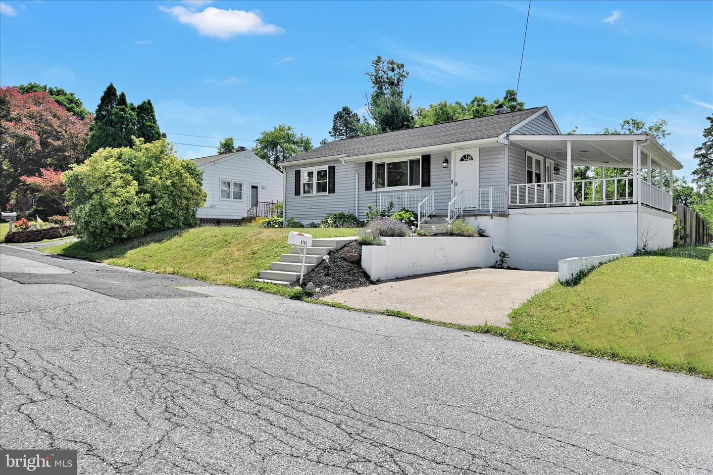4703 Clarendon Street photo 1