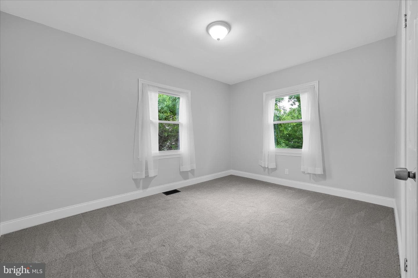 3947 Elmerton Avenue photo 16