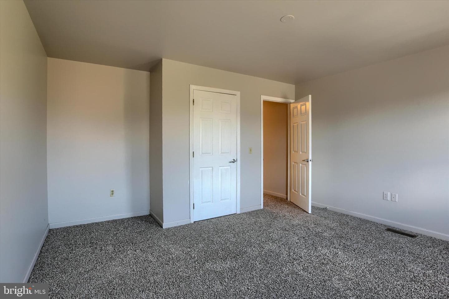 1631 Derry Street photo 15
