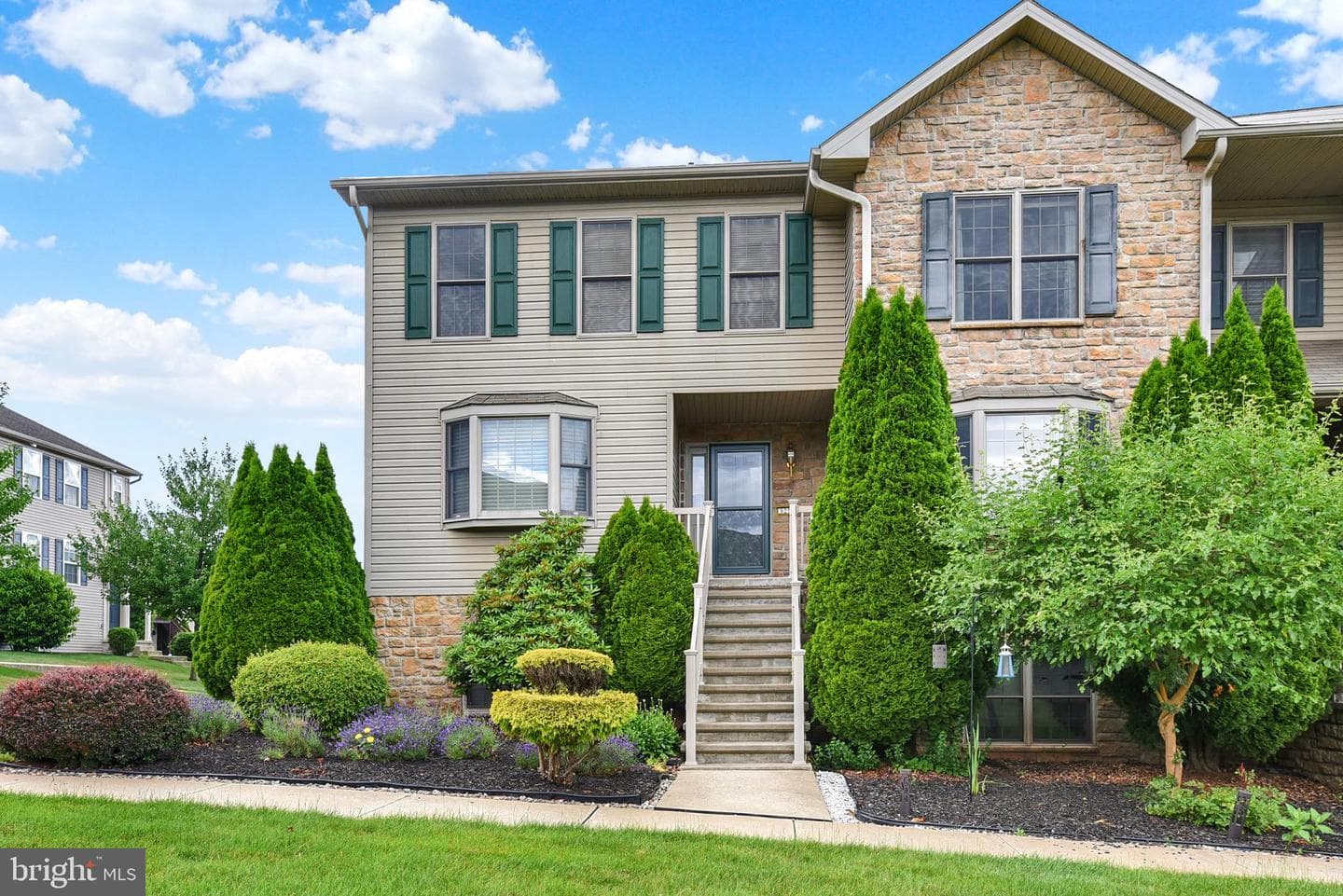 925 Woodridge Drive
