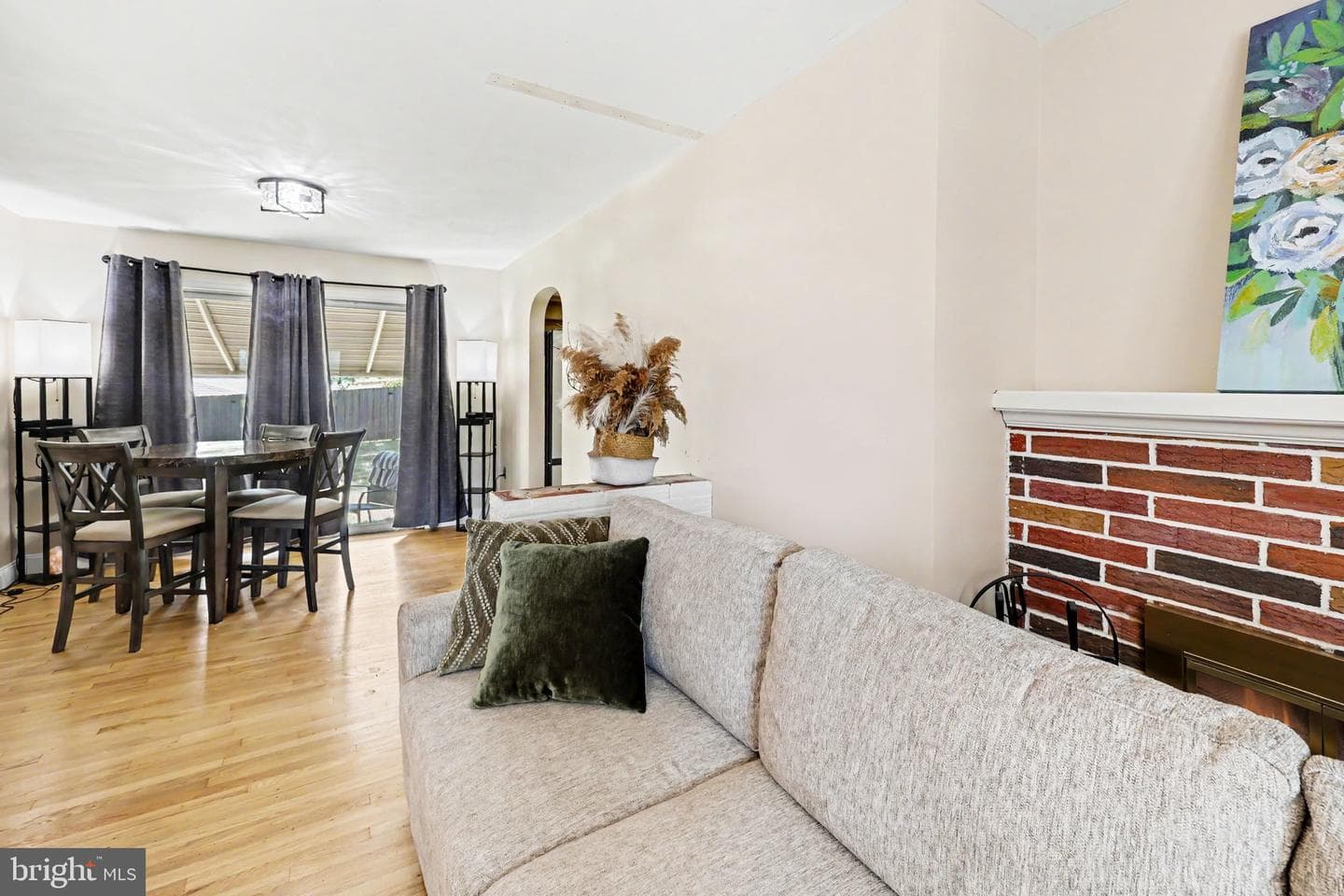 400 Rosewood Lane photo 7