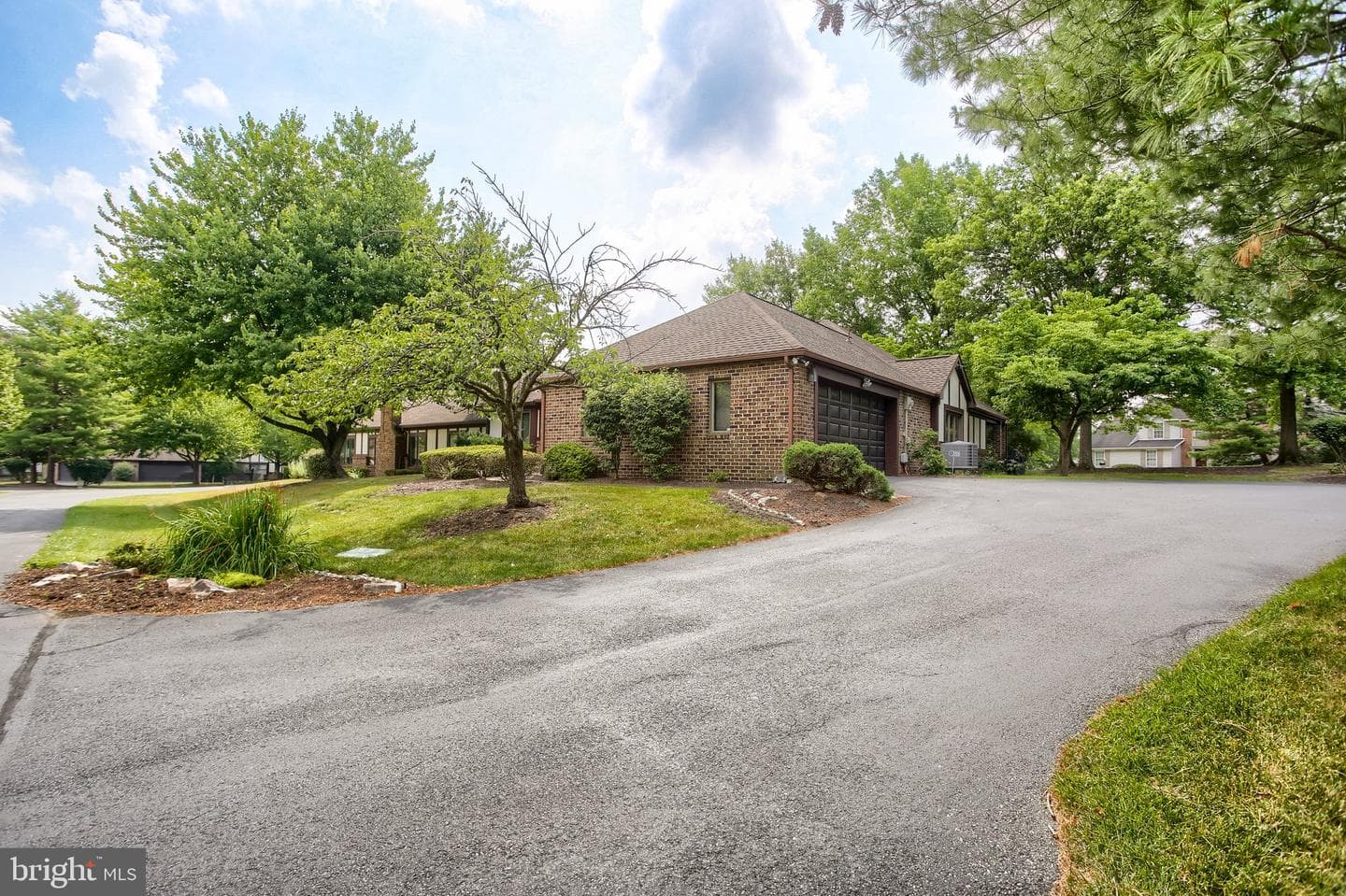 4085 Greystone Drive photo 4
