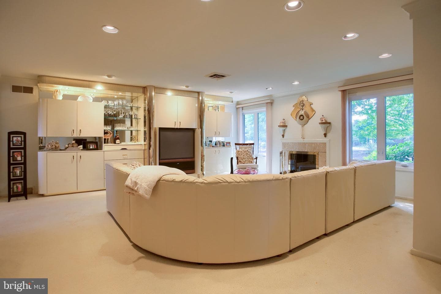 4085 Greystone Drive photo 8