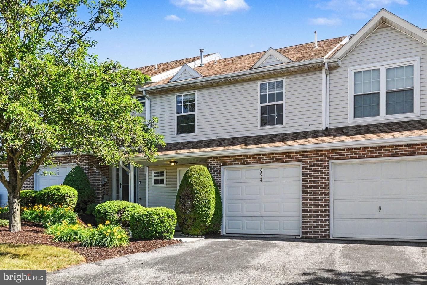 6624 Springford Terrace photo 3