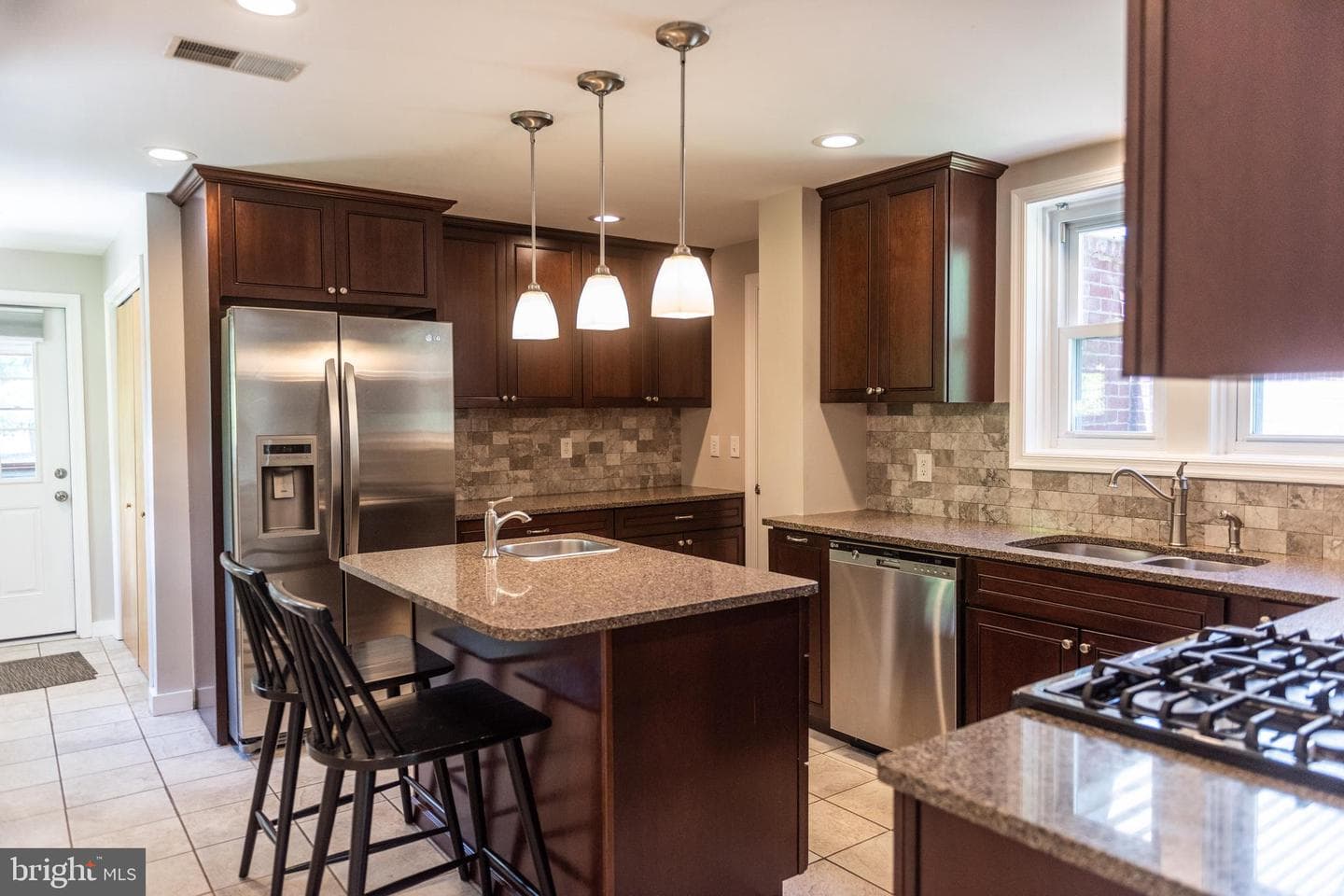 612 Cocoa Avenue photo 8