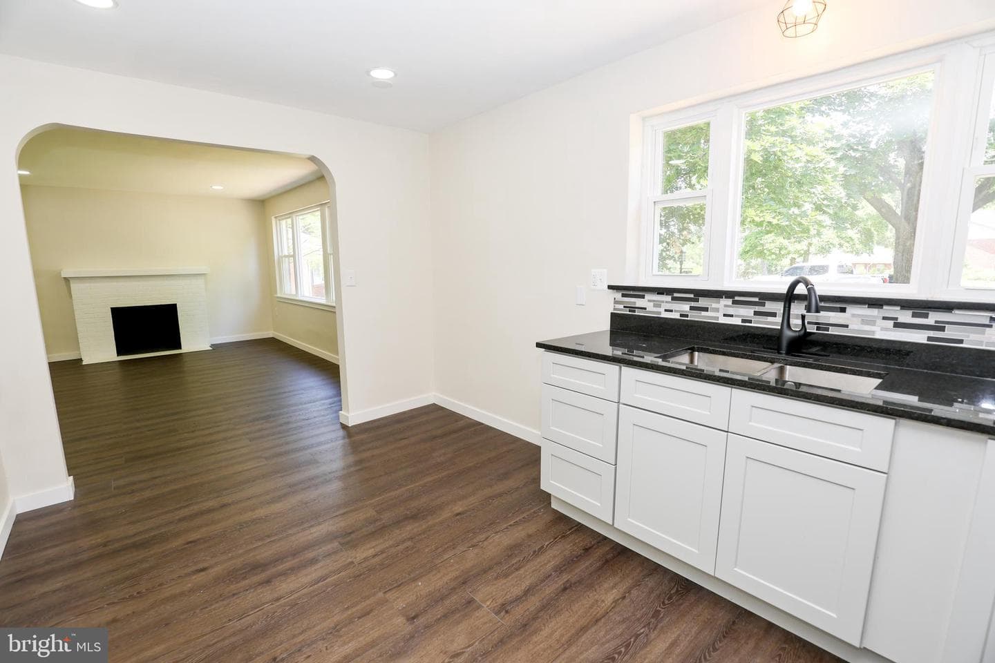 408 Clinton Road photo 13